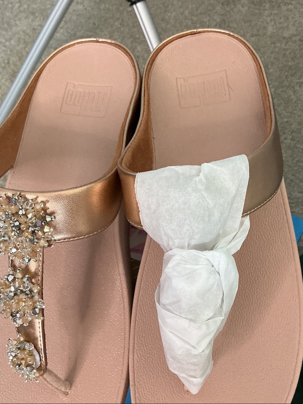 Women's FitFlop, Fino Beaded Button Sandal rose gold - Picture 3 of 3
